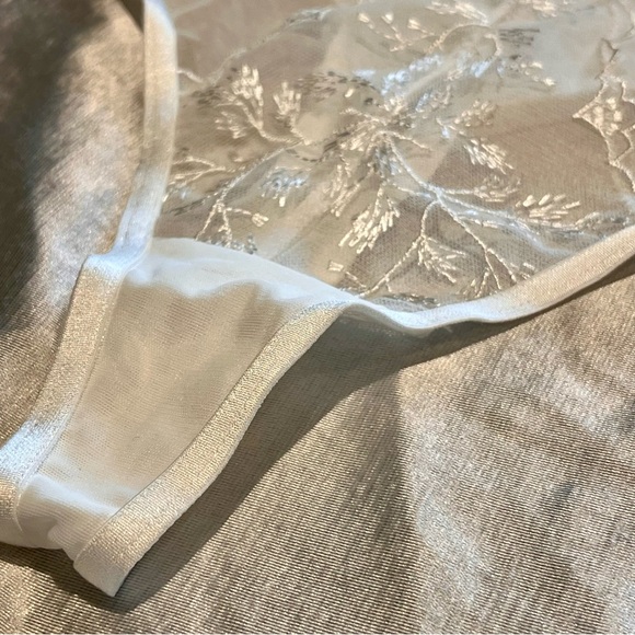 Frostbite Bra & Panty Set - White 38/85D - Picture 3 of 7